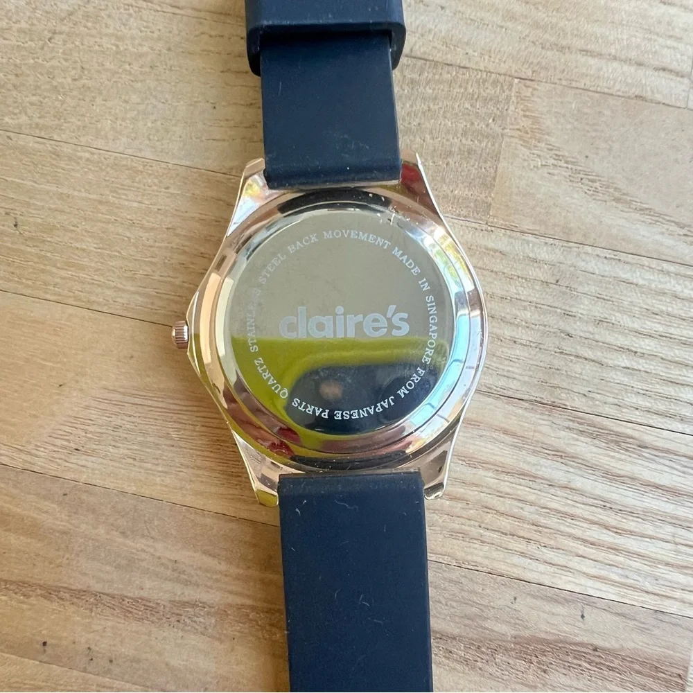 Claire’s ladies rose gold tone and black fashion watch NEW BATTERY